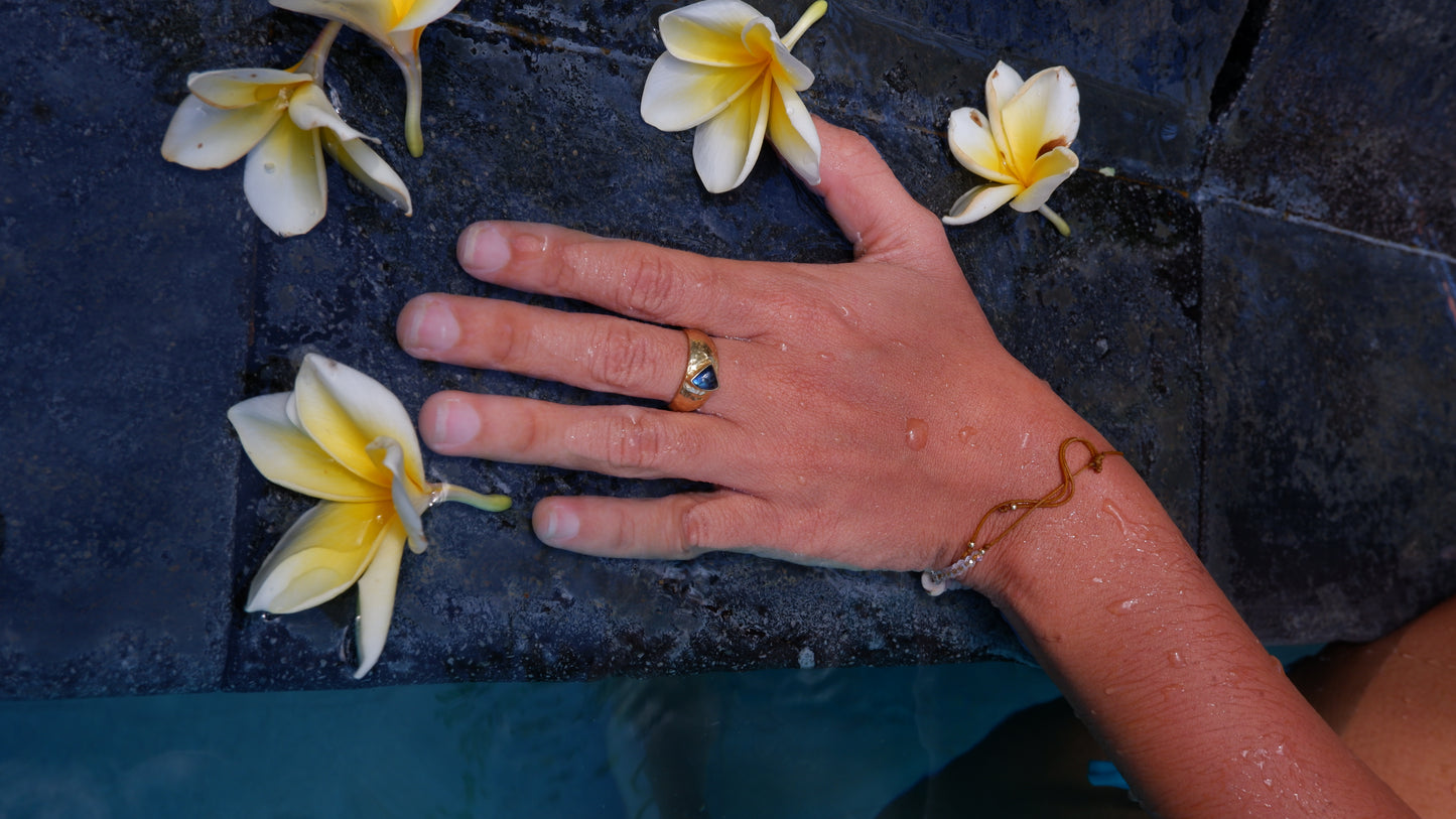 Miri gold with labradorite stone
