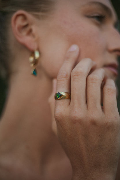 Miri gold with labradorite stone